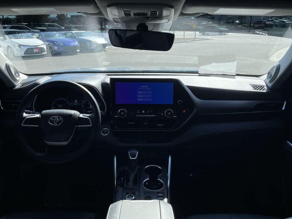 used 2024 Toyota Highlander car, priced at $41,631