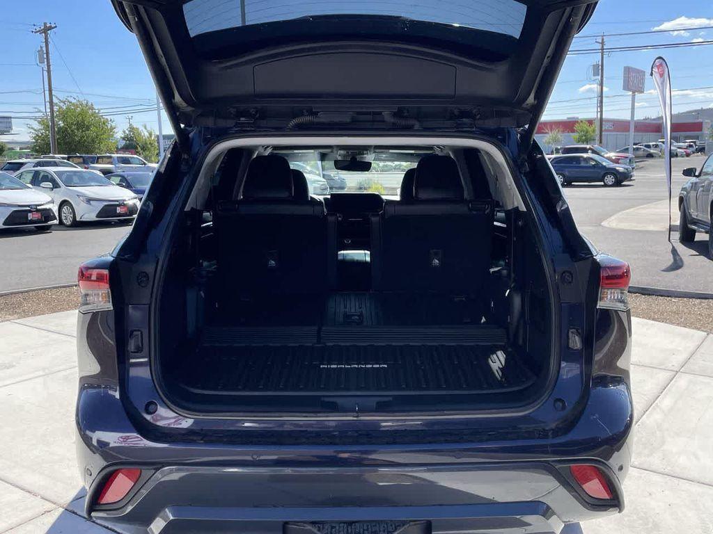 used 2024 Toyota Highlander car, priced at $41,631