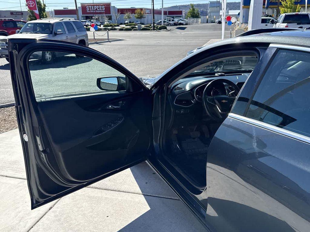 used 2018 Chevrolet Malibu car, priced at $13,058
