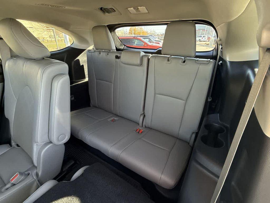 used 2024 Toyota Highlander Hybrid car, priced at $54,558