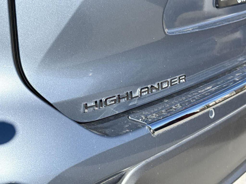 used 2024 Toyota Highlander Hybrid car, priced at $54,558