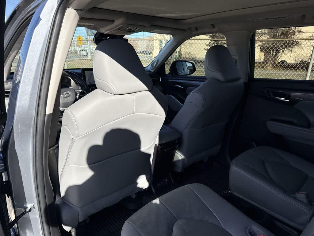 used 2024 Toyota Highlander Hybrid car, priced at $54,558