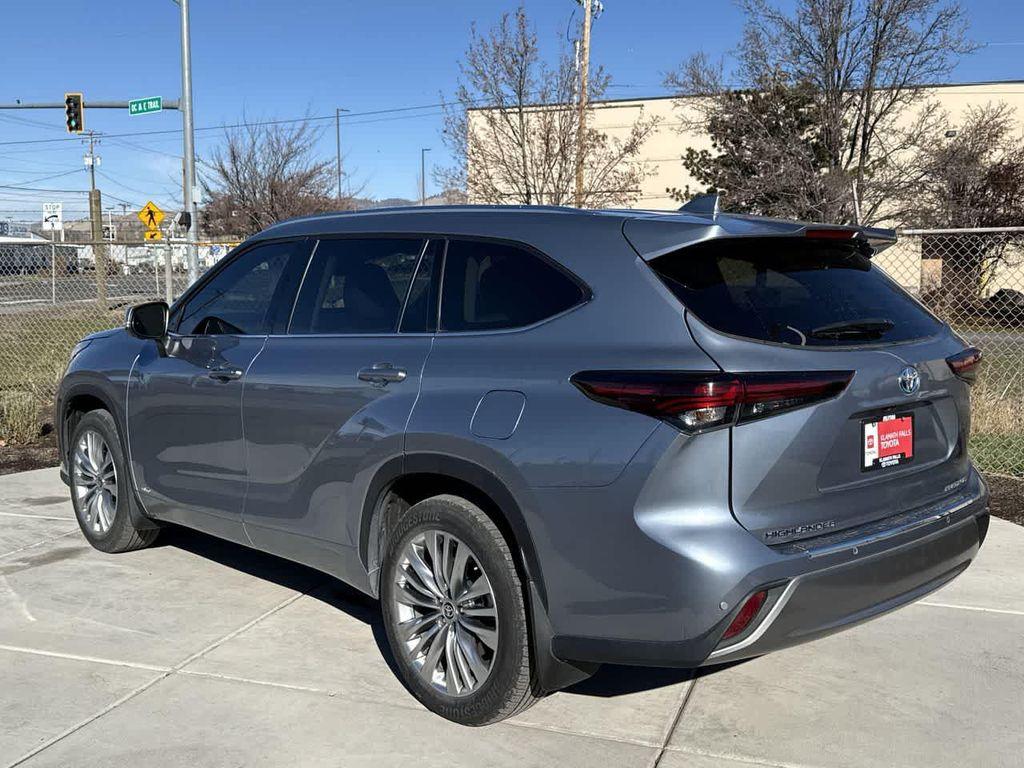 used 2024 Toyota Highlander Hybrid car, priced at $54,558