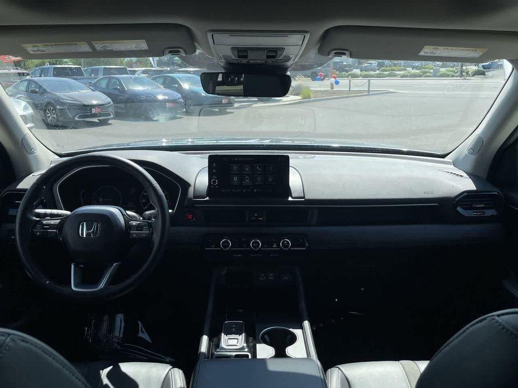 used 2025 Honda Pilot car, priced at $44,040