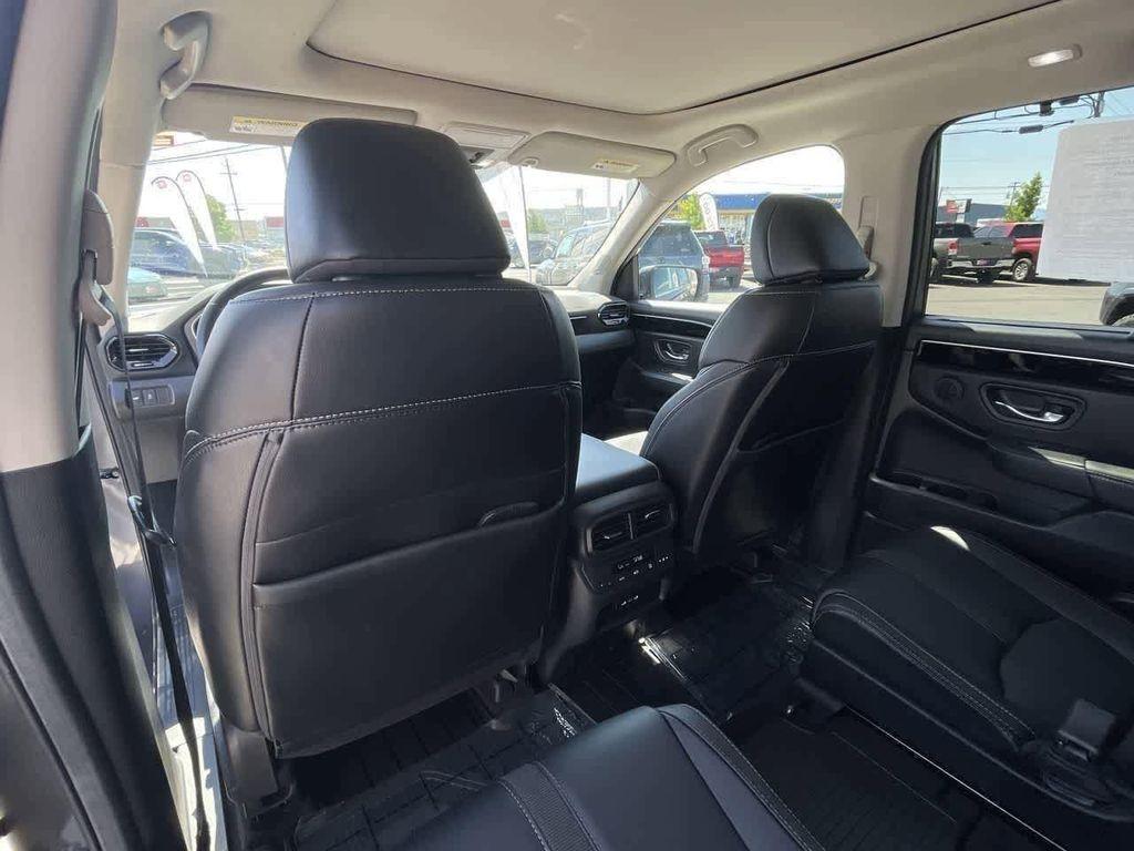 used 2025 Honda Pilot car, priced at $44,040