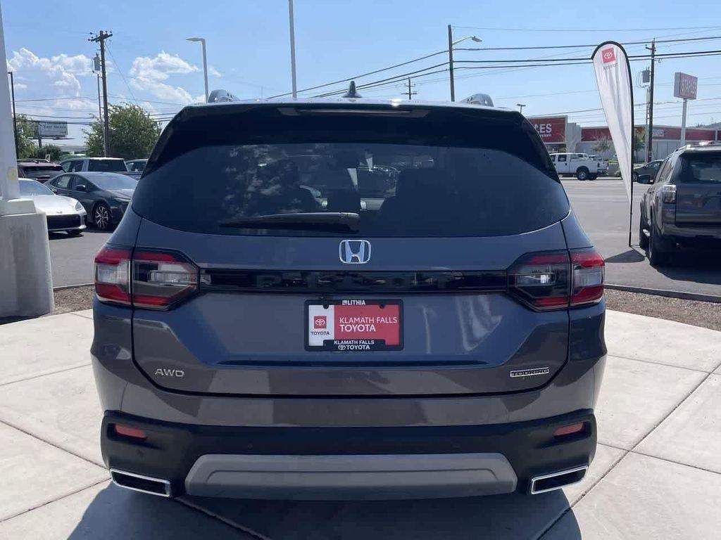 used 2025 Honda Pilot car, priced at $44,040