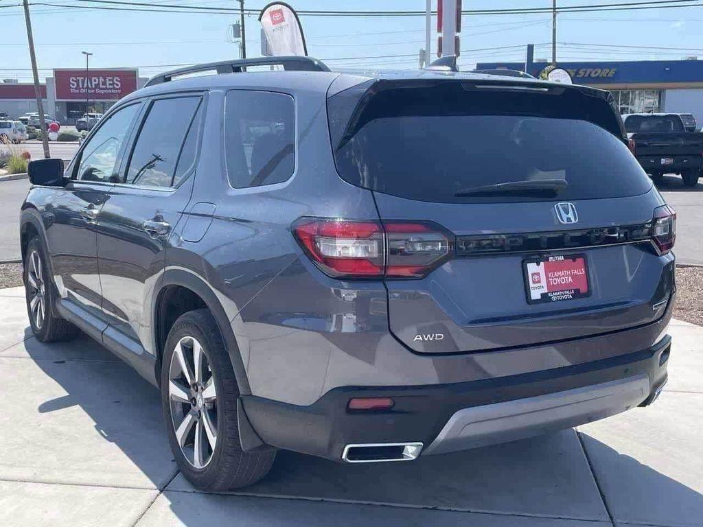 used 2025 Honda Pilot car, priced at $44,040
