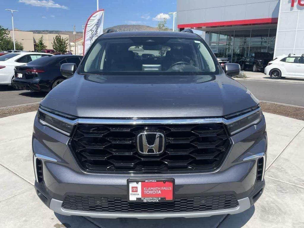used 2025 Honda Pilot car, priced at $44,040