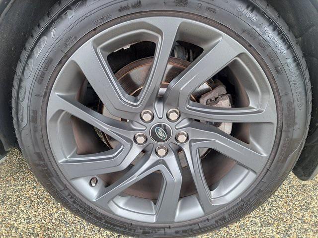 used 2017 Land Rover Discovery car, priced at $18,488