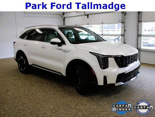 used 2025 Kia Sorento Hybrid car, priced at $37,988