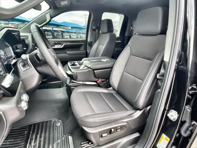 new 2025 GMC Sierra 1500 car, priced at $45,438