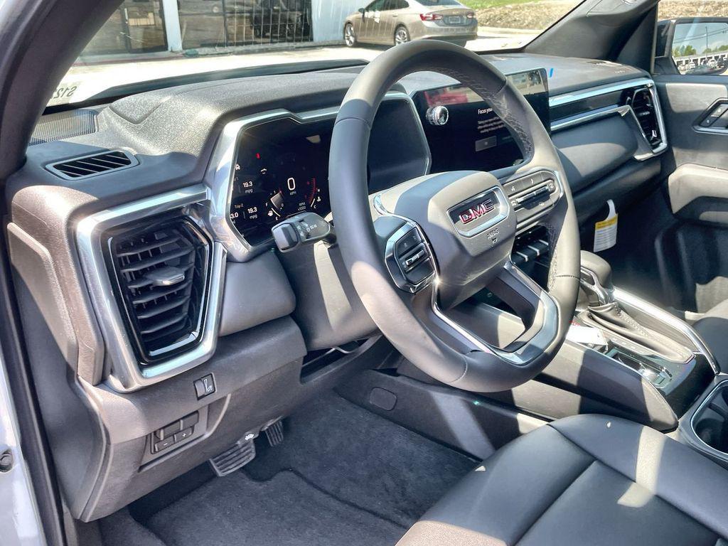new 2025 GMC Canyon car, priced at $38,161