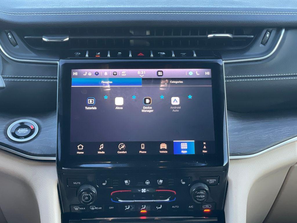 used 2025 Jeep Grand Cherokee car, priced at $35,797