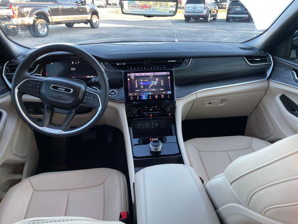used 2025 Jeep Grand Cherokee car, priced at $35,797