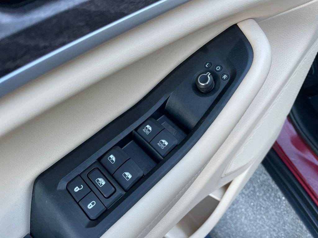 used 2025 Jeep Grand Cherokee car, priced at $35,797