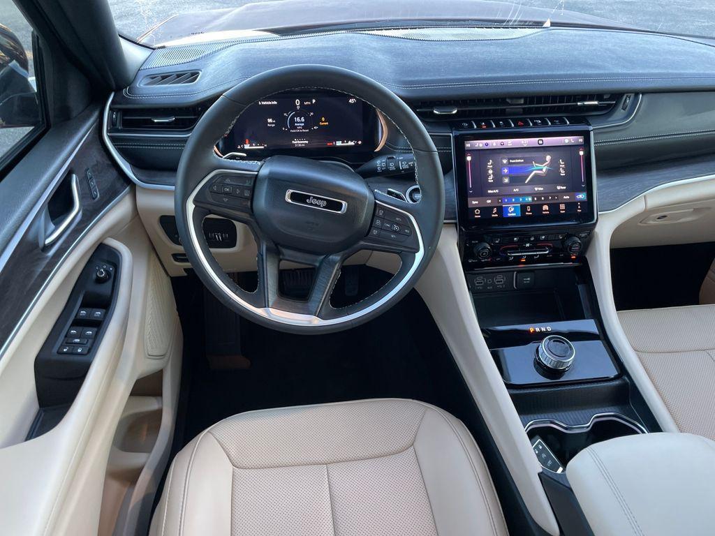 used 2025 Jeep Grand Cherokee car, priced at $35,797