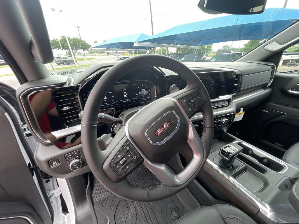 new 2025 GMC Sierra 1500 car, priced at $55,806