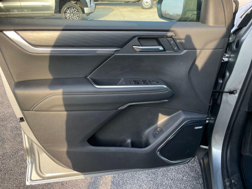 used 2025 GMC Acadia car, priced at $32,885