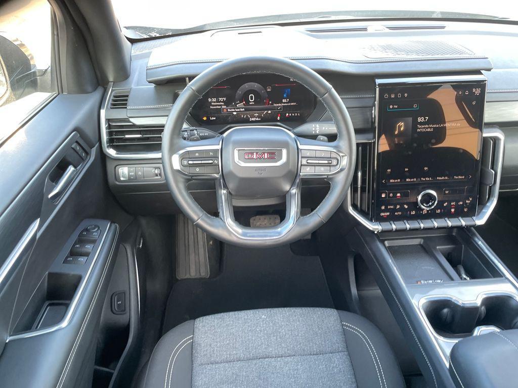 used 2025 GMC Acadia car, priced at $32,885