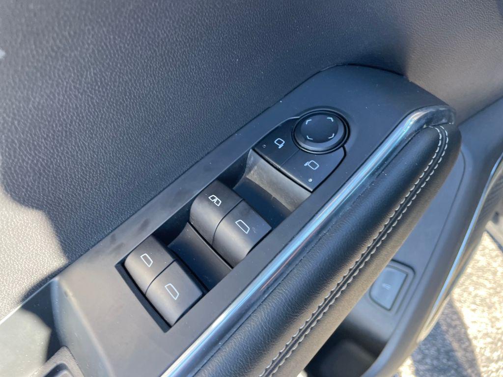 used 2025 GMC Acadia car, priced at $33,998