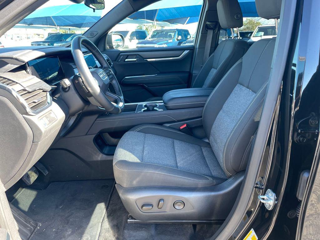 used 2025 GMC Acadia car, priced at $33,998