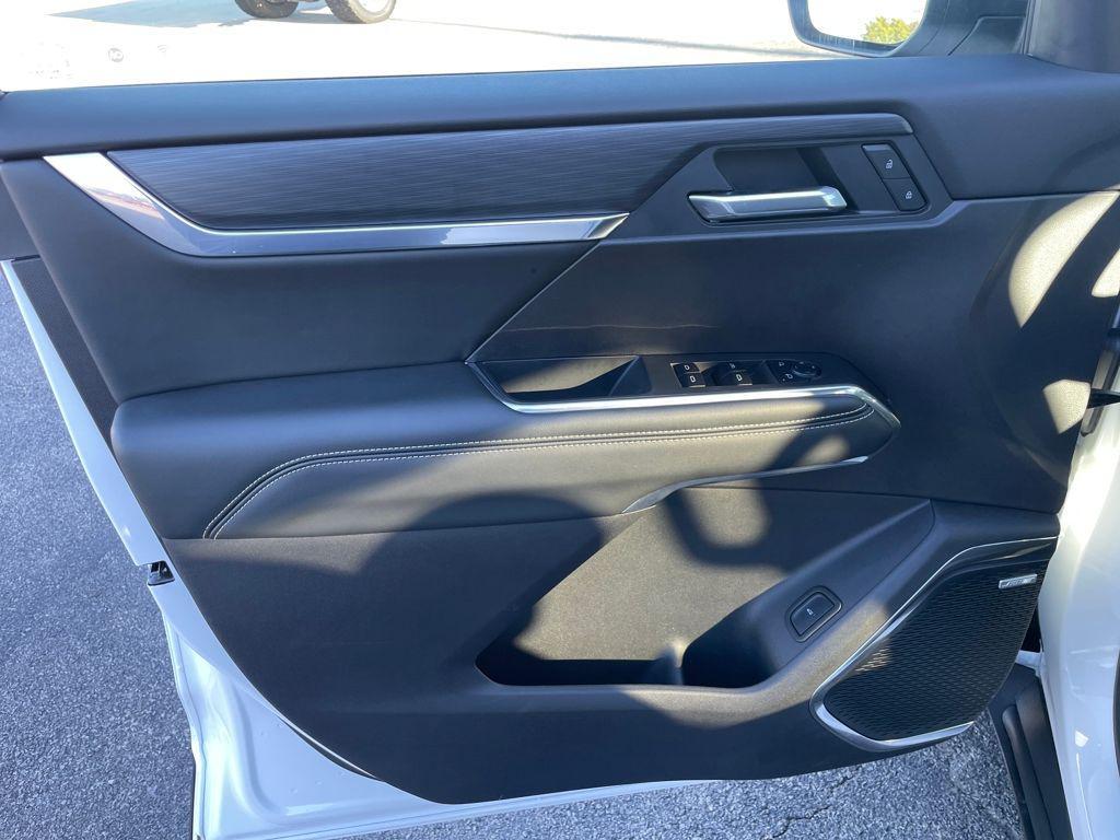 used 2025 GMC Acadia car, priced at $33,643