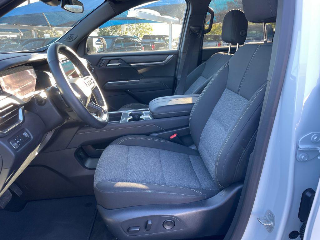 used 2025 GMC Acadia car, priced at $33,643