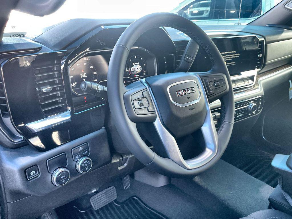 new 2025 GMC Sierra 1500 car, priced at $39,734