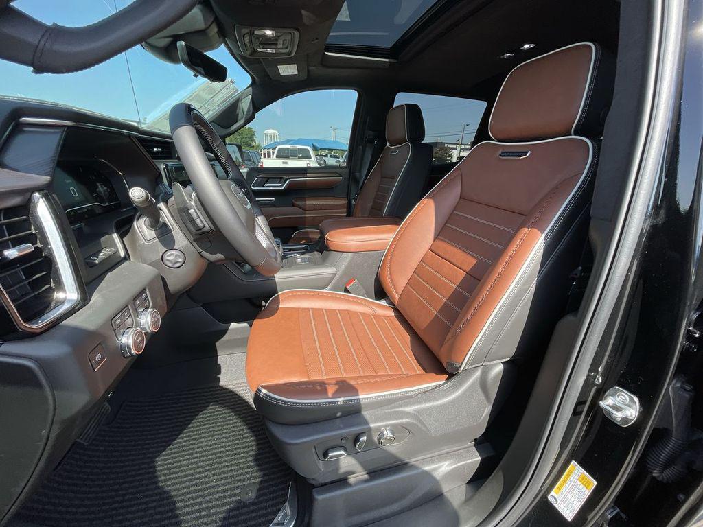 new 2025 GMC Sierra 1500 car, priced at $73,578