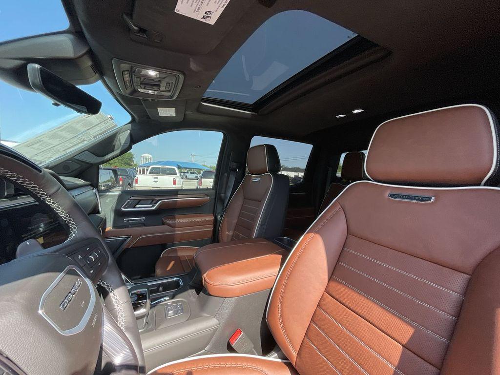 new 2025 GMC Sierra 1500 car, priced at $73,578