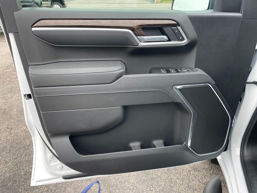 new 2026 GMC Sierra 1500 car, priced at $40,328