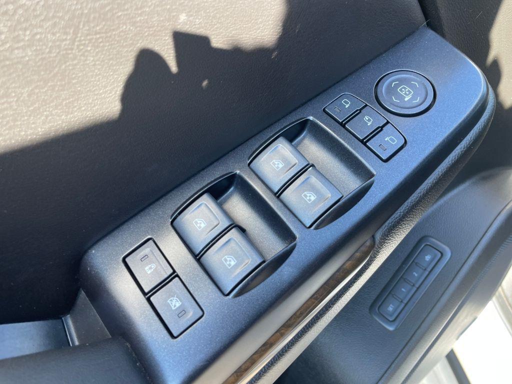 used 2019 GMC Yukon XL car, priced at $25,801