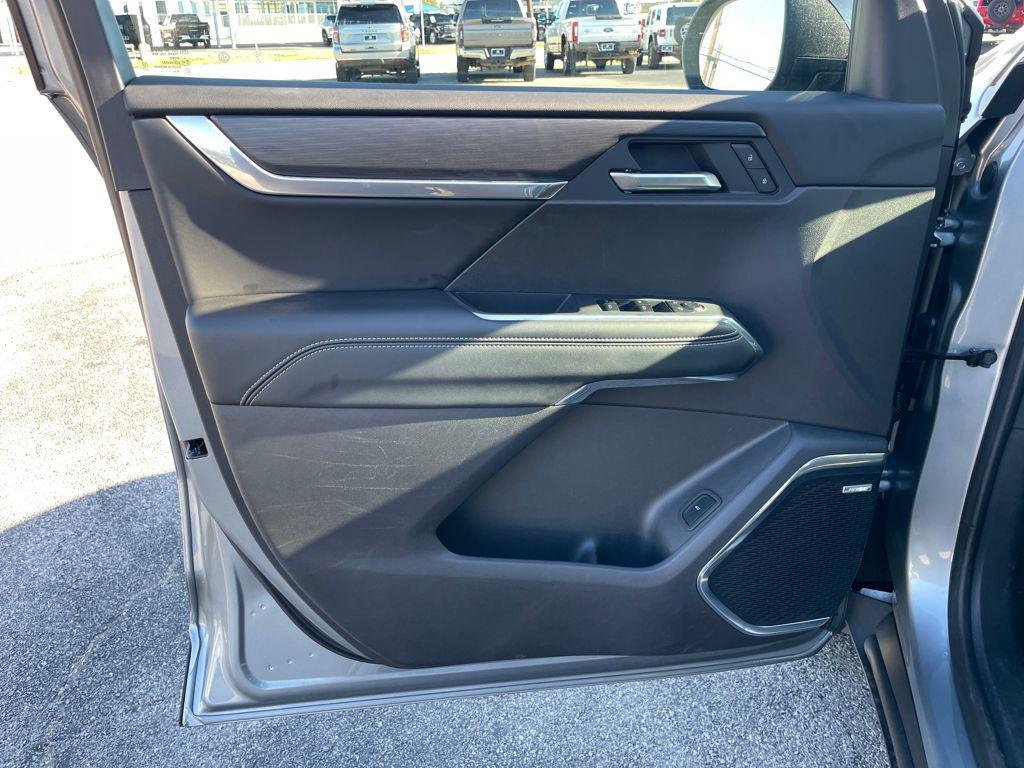 used 2025 GMC Acadia car, priced at $32,469