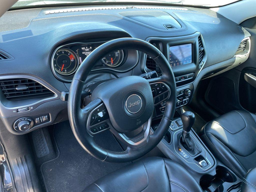 used 2021 Jeep Cherokee car, priced at $13,179