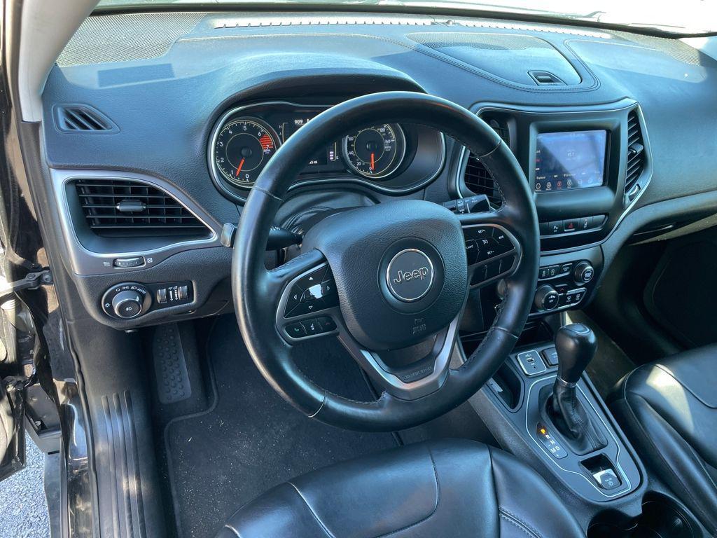 used 2021 Jeep Cherokee car, priced at $13,179