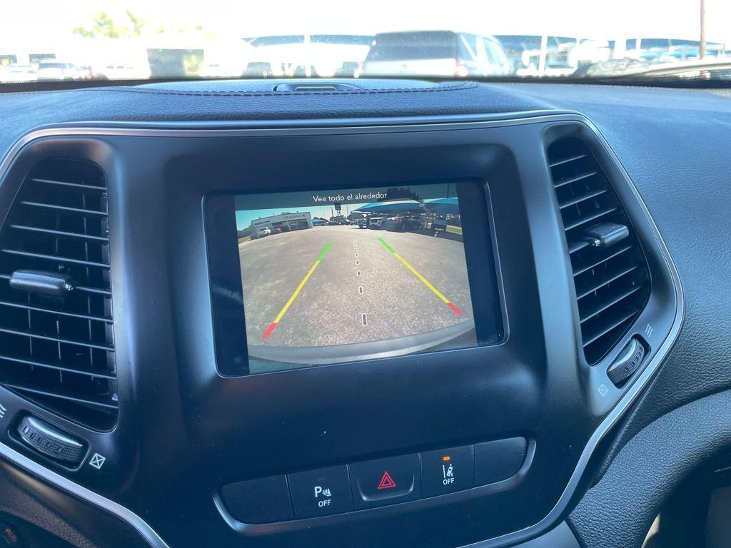 used 2021 Jeep Cherokee car, priced at $13,179