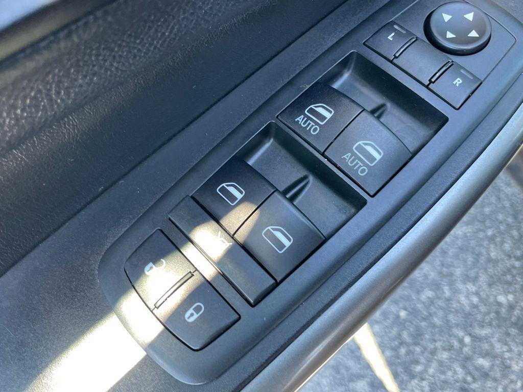 used 2021 Jeep Cherokee car, priced at $13,179