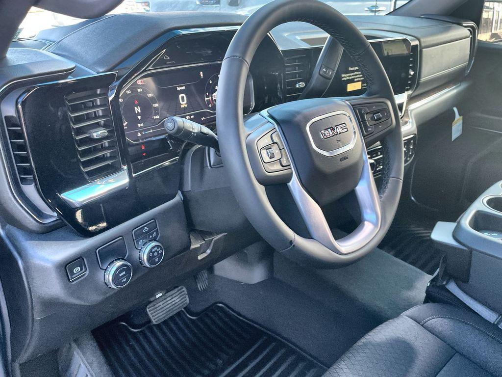 new 2025 GMC Sierra 1500 car, priced at $39,734