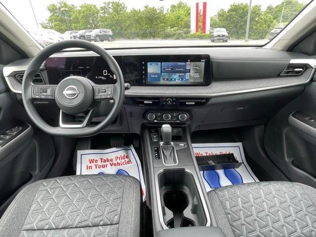 new 2025 Nissan Kicks car, priced at $26,305