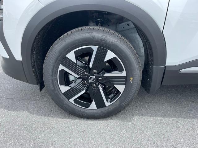 new 2025 Nissan Kicks car, priced at $26,305