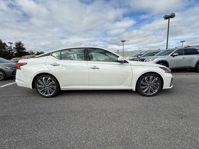 new 2025 Nissan Altima car, priced at $33,334