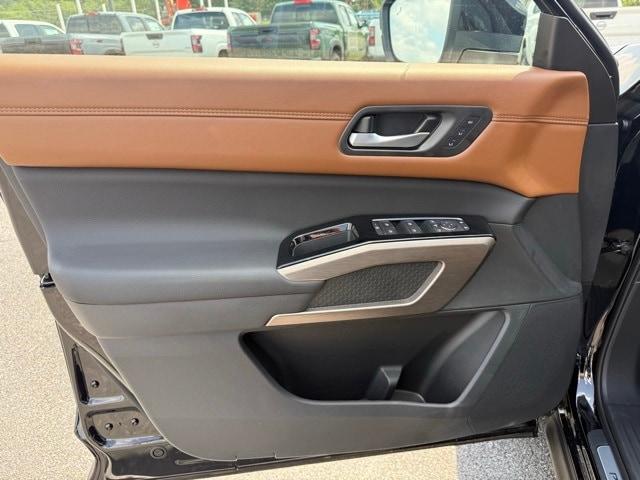new 2025 Nissan Pathfinder car, priced at $49,517
