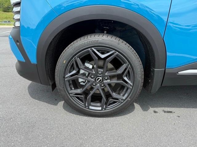 new 2025 Nissan Kicks car, priced at $32,065