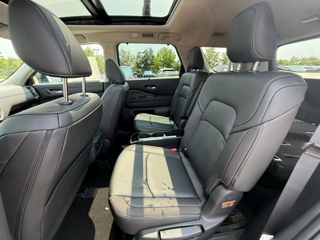 new 2025 Nissan Pathfinder car, priced at $42,399