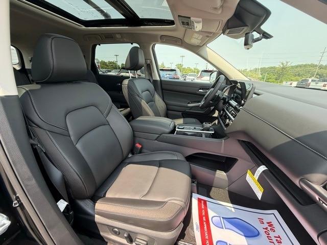 new 2025 Nissan Pathfinder car, priced at $42,399