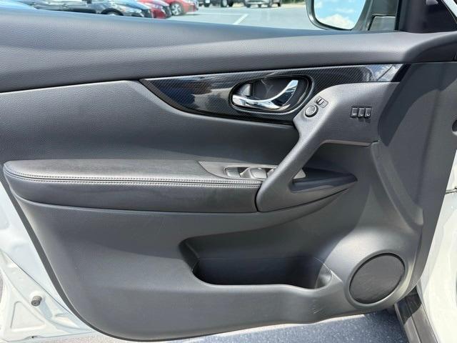 used 2019 Nissan Rogue car, priced at $18,300