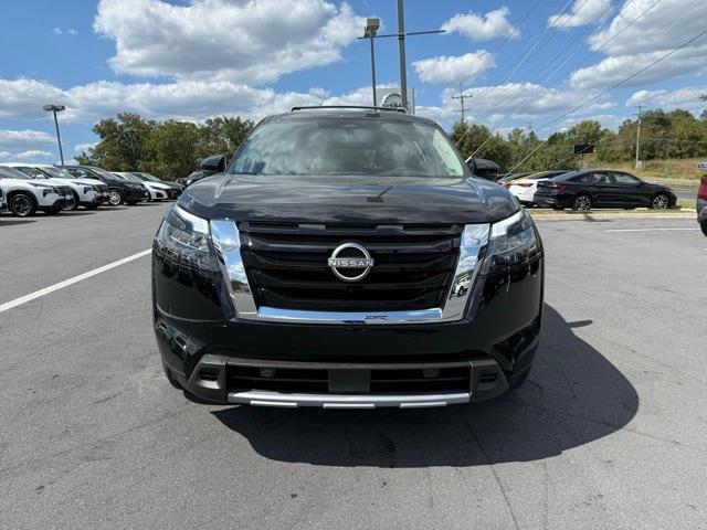 new 2025 Nissan Pathfinder car, priced at $45,622