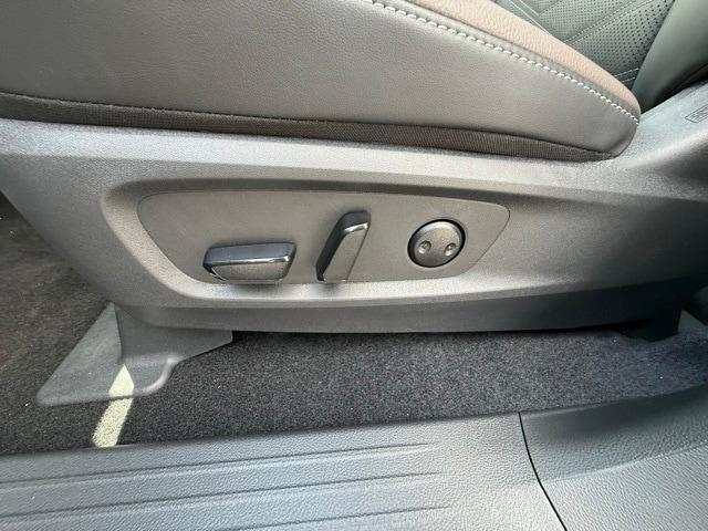 new 2025 Nissan Pathfinder car, priced at $45,622