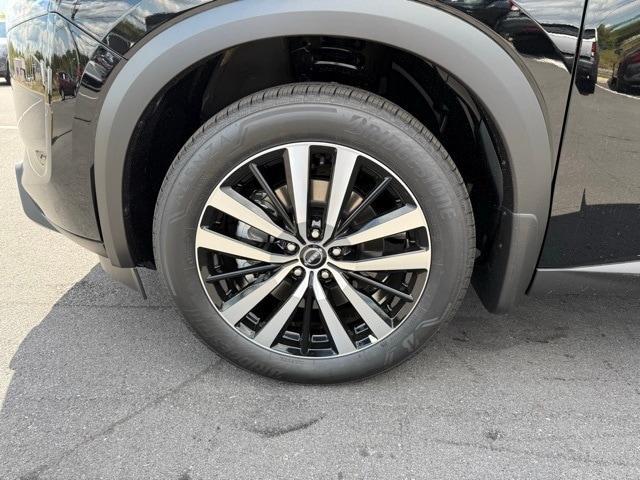 new 2025 Nissan Pathfinder car, priced at $45,622