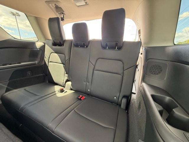 new 2025 Nissan Pathfinder car, priced at $45,622